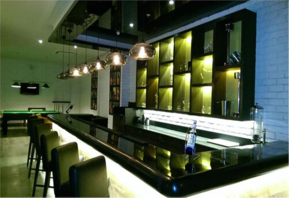 Lemon Tree Hotel, Gachibowli, Haiderabad Buitenkant foto