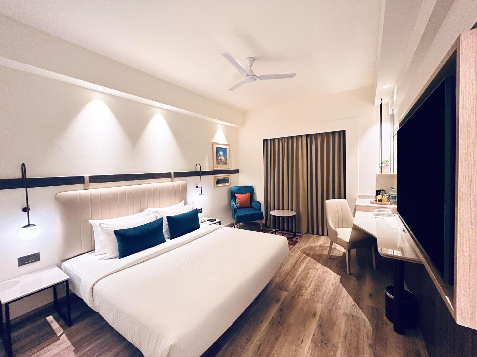 Lemon Tree Hotel, Gachibowli, Haiderabad Buitenkant foto