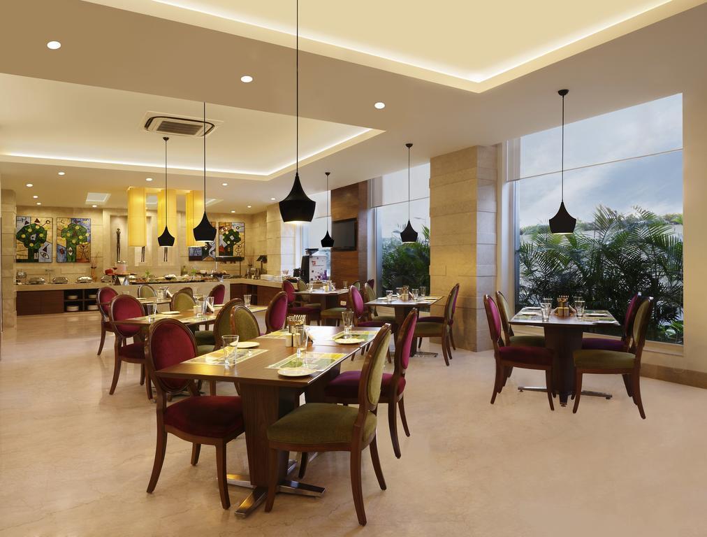 Lemon Tree Hotel, Gachibowli, Haiderabad Buitenkant foto