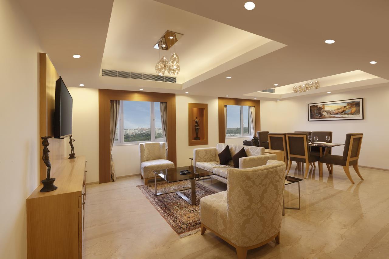 Lemon Tree Hotel, Gachibowli, Haiderabad Buitenkant foto