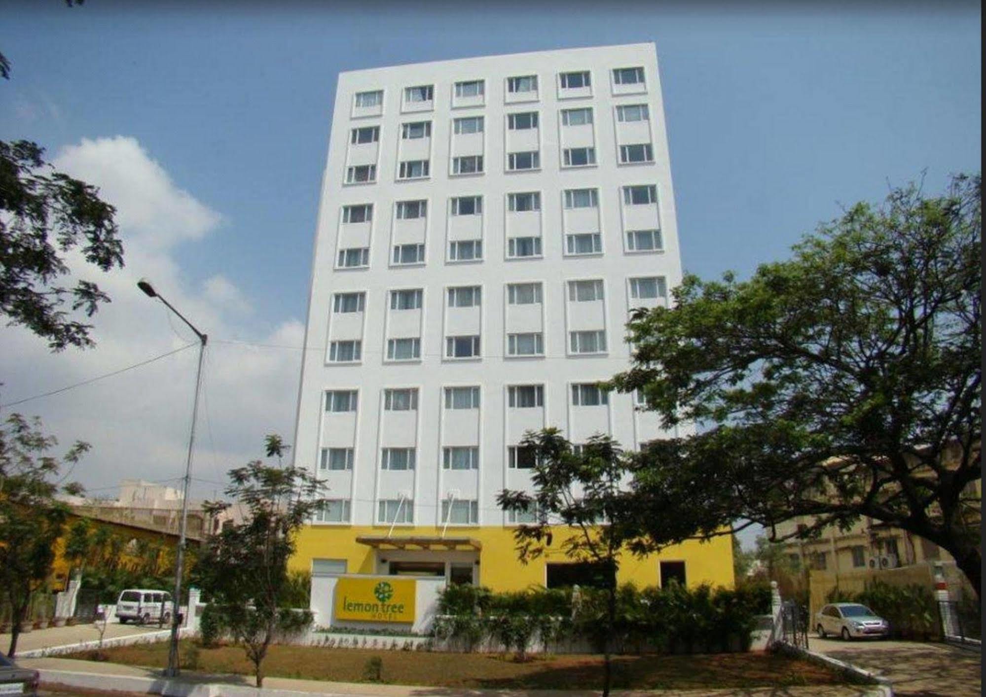 Lemon Tree Hotel, Gachibowli, Haiderabad Buitenkant foto