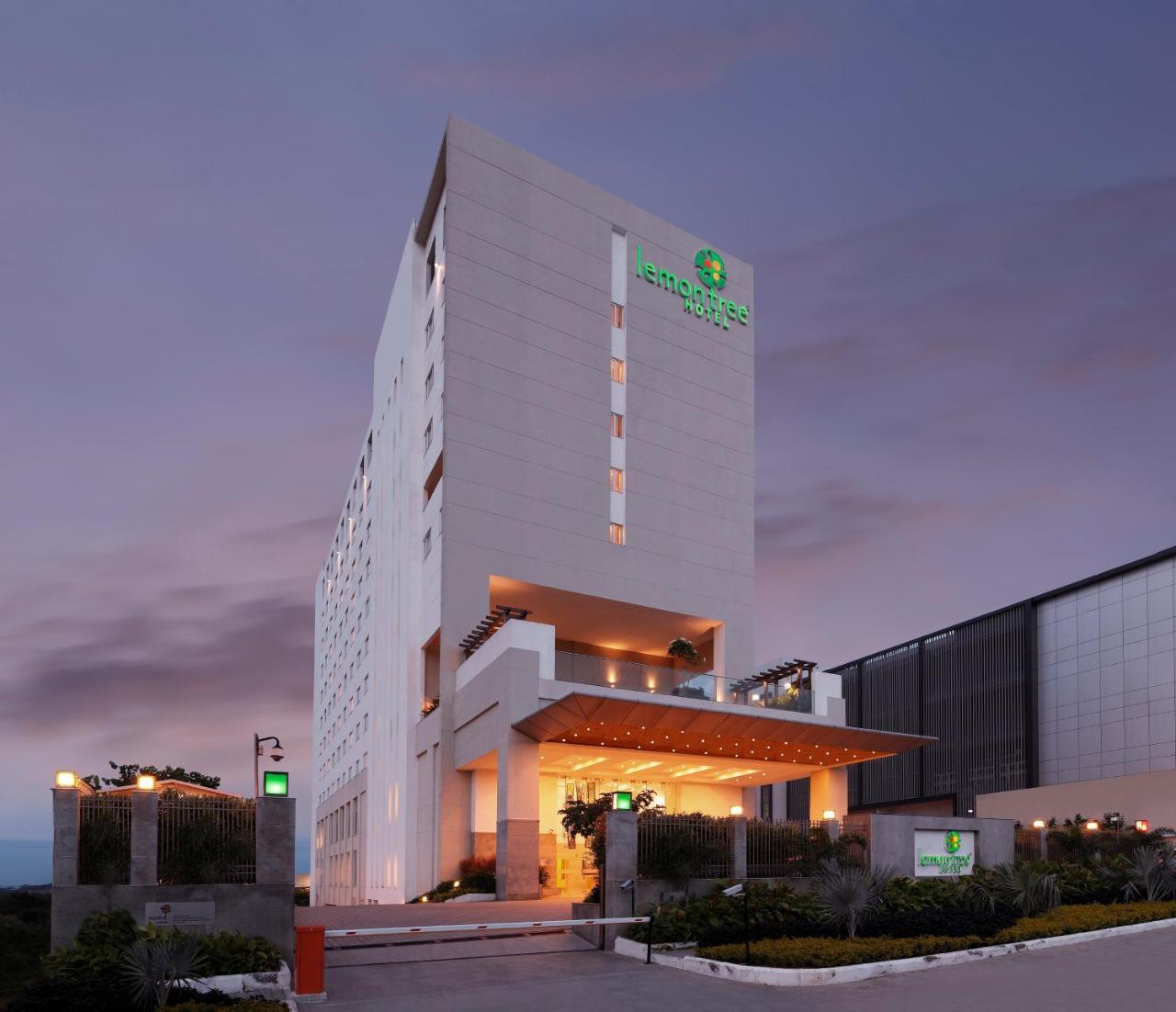 Lemon Tree Hotel, Gachibowli, Haiderabad Buitenkant foto