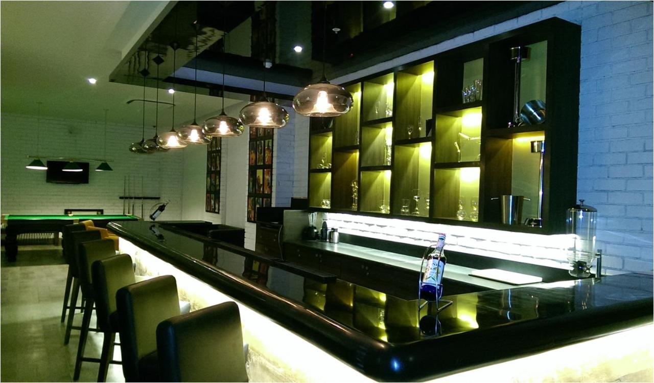 Lemon Tree Hotel, Gachibowli, Haiderabad Buitenkant foto